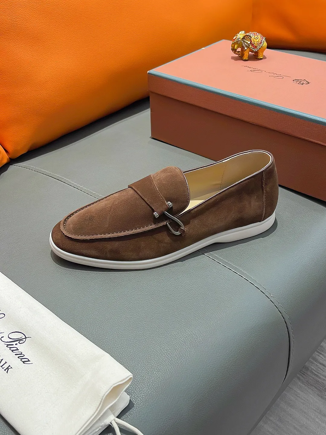 Men's shoes LORO PIANA "LP" P420 Regular size: 38-44 (casual shoes) Product materials: Selected high-mercerized suede upper, comfortable sheepskin lining; original outsole.